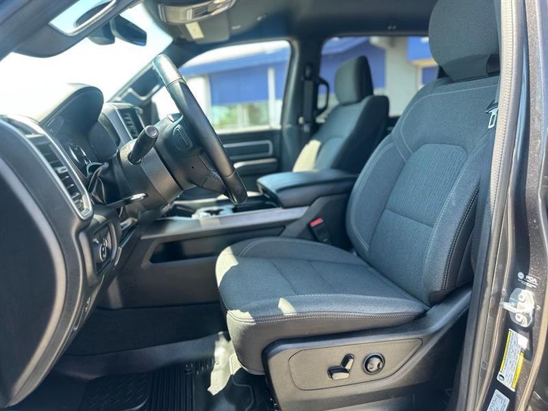 RAM 1500 Big Horn Crew Cab SWB 4WD 2022