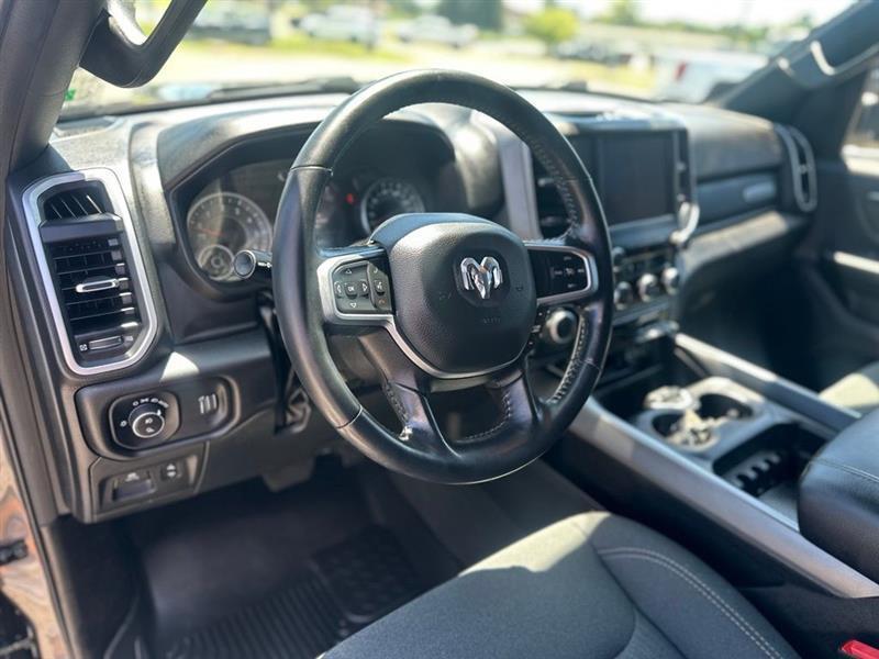 RAM 1500 Big Horn Crew Cab SWB 4WD 2022