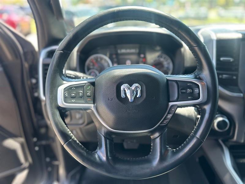 RAM 1500 Big Horn Crew Cab SWB 4WD 2022