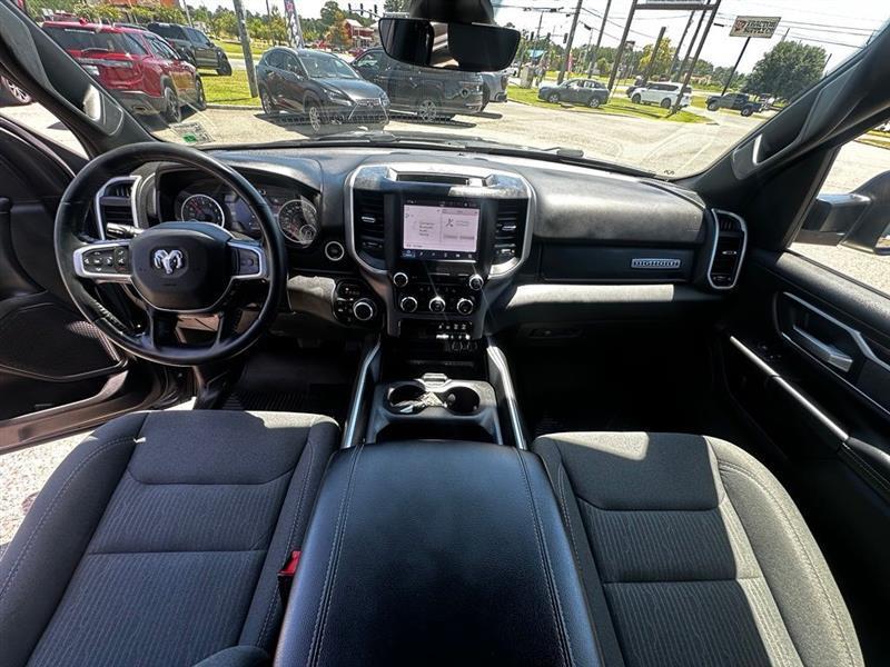 RAM 1500 Big Horn Crew Cab SWB 4WD 2022