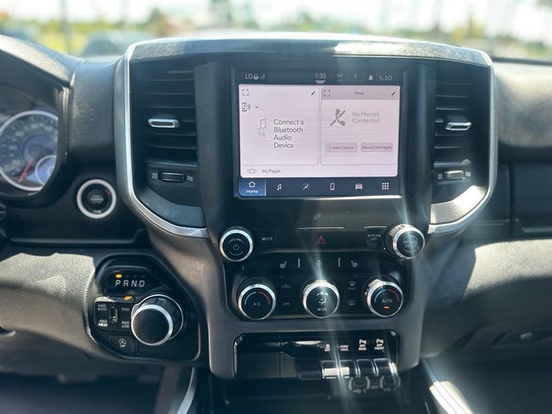 RAM 1500 Big Horn Crew Cab SWB 4WD 2022