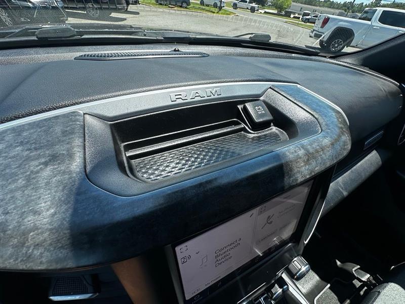 RAM 1500 Big Horn Crew Cab SWB 4WD 2022