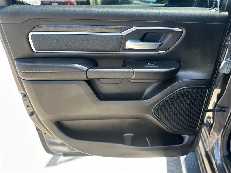RAM 1500 Big Horn Crew Cab SWB 4WD 2022