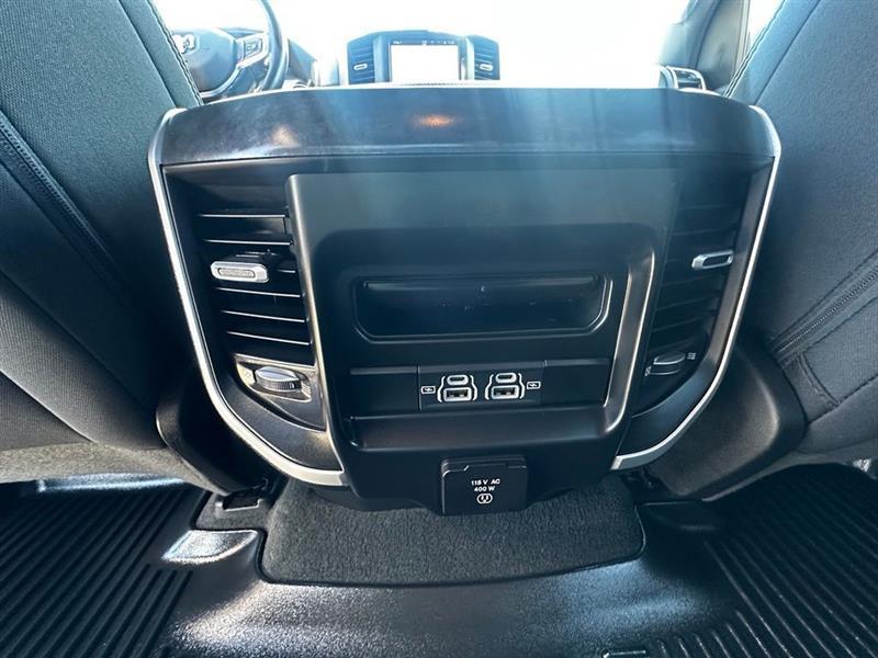 RAM 1500 Big Horn Crew Cab SWB 4WD 2022