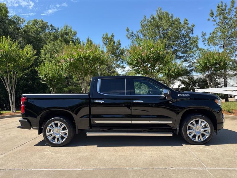 Chevrolet Silverado 1500 High Country Crew Cab 4WD 2025
