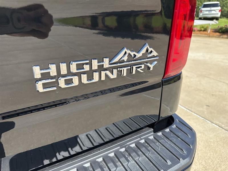 Chevrolet Silverado 1500 High Country Crew Cab 4WD 2025