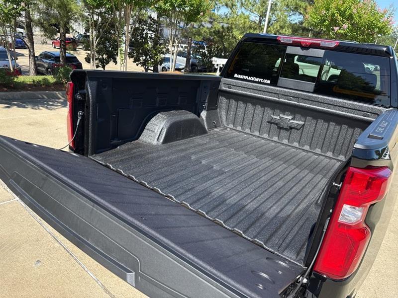 Chevrolet Silverado 1500 High Country Crew Cab 4WD 2025