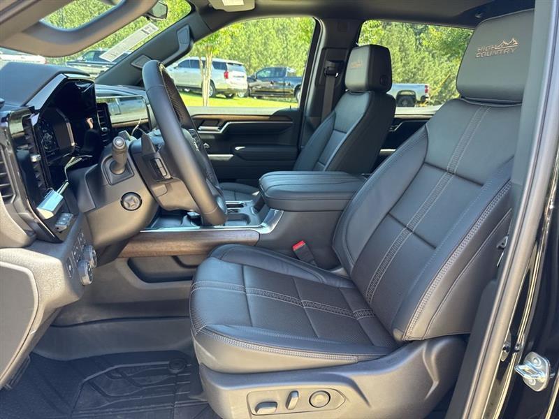 Chevrolet Silverado 1500 High Country Crew Cab 4WD 2025
