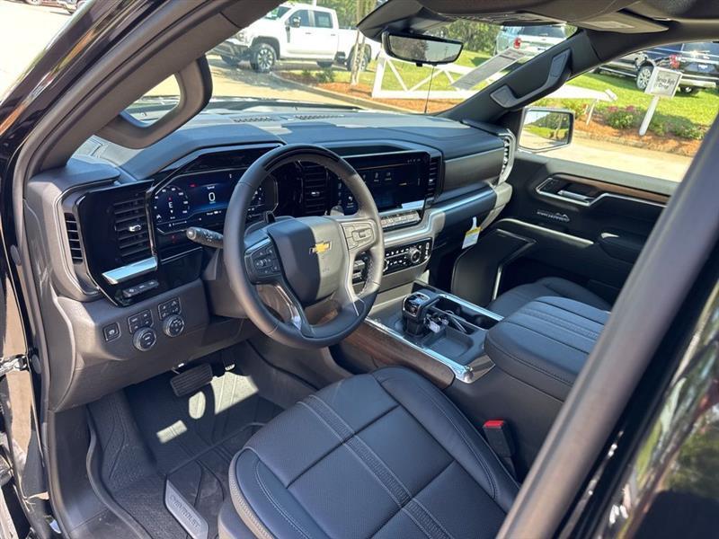 Chevrolet Silverado 1500 High Country Crew Cab 4WD 2025