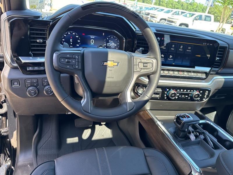 Chevrolet Silverado 1500 High Country Crew Cab 4WD 2025