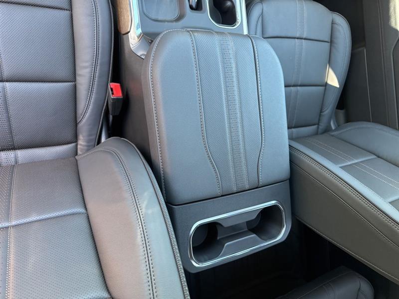 Chevrolet Silverado 1500 High Country Crew Cab 4WD 2025