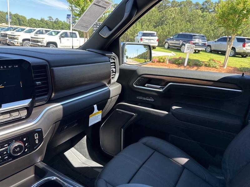 Chevrolet Silverado 1500 High Country Crew Cab 4WD 2025