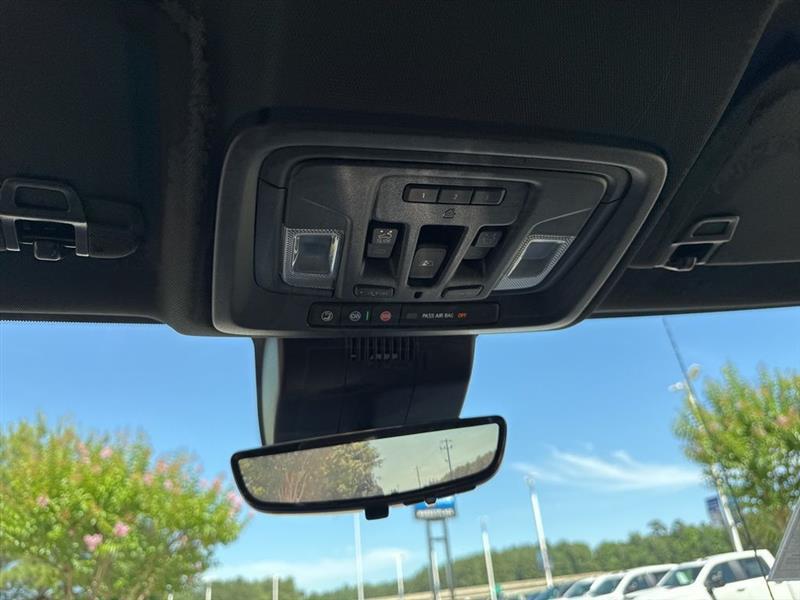 Chevrolet Silverado 1500 High Country Crew Cab 4WD 2025