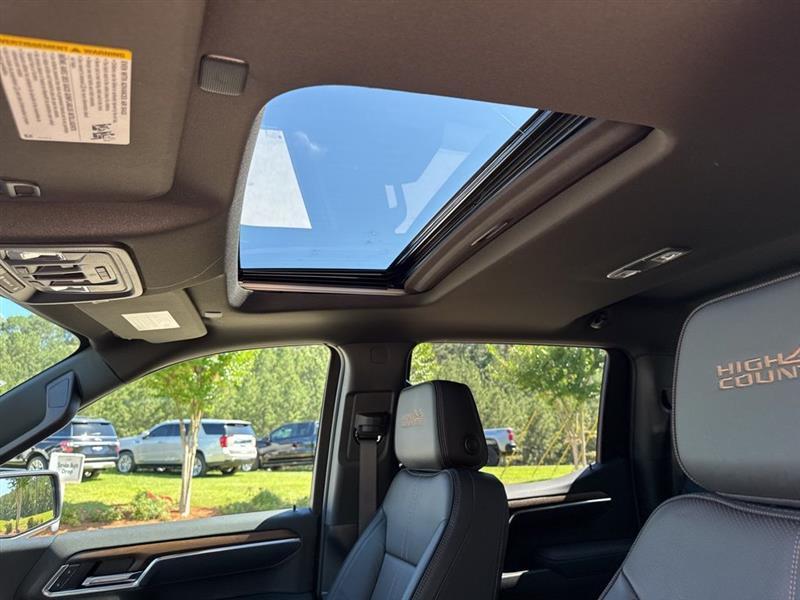 Chevrolet Silverado 1500 High Country Crew Cab 4WD 2025