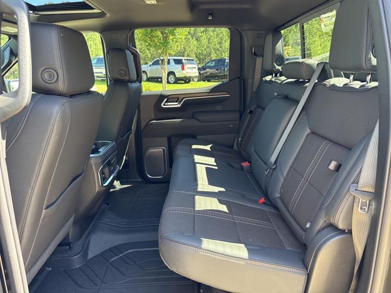 Chevrolet Silverado 1500 High Country Crew Cab 4WD 2025