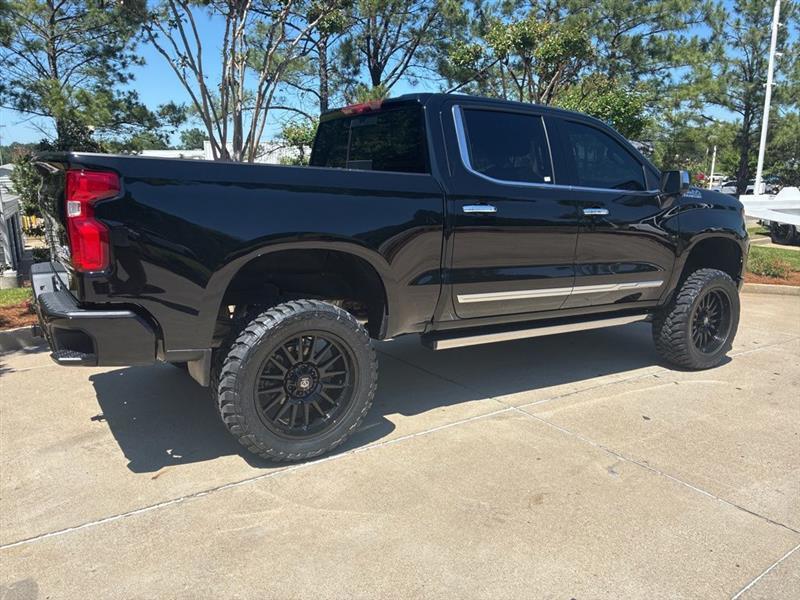 Chevrolet Silverado 1500 High Country Crew Cab 4WD 2025