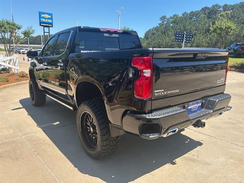 Chevrolet Silverado 1500 High Country Crew Cab 4WD 2025