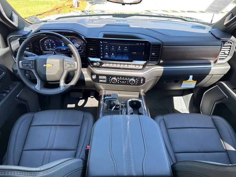 Chevrolet Silverado 1500 High Country Crew Cab 4WD 2025