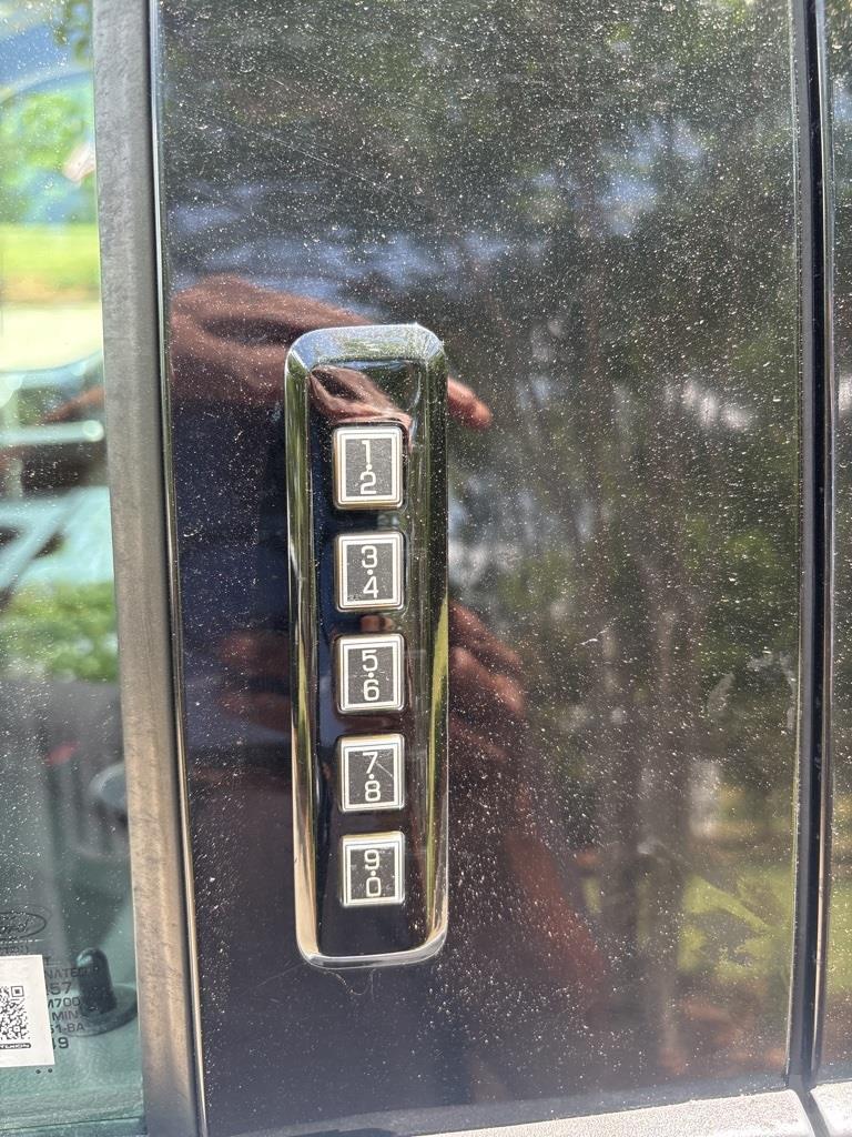 Ford F-150 XLT SuperCrew 6.5-ft. Bed 4WD 2019 Ford F-150 XLT SuperCrew 6.5-ft. Bed 4WD 2019