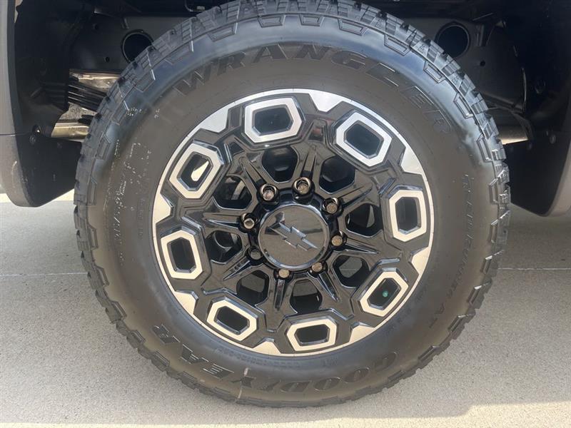 Chevrolet Silverado 2500HD LT Crew Cab Long Box 4WD 2025