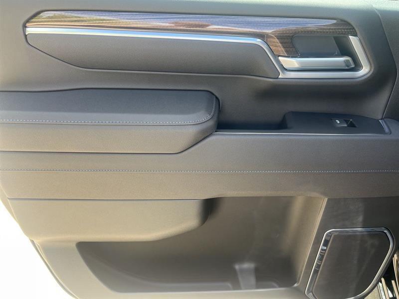 Chevrolet Silverado 2500HD LT Crew Cab Long Box 4WD 2025