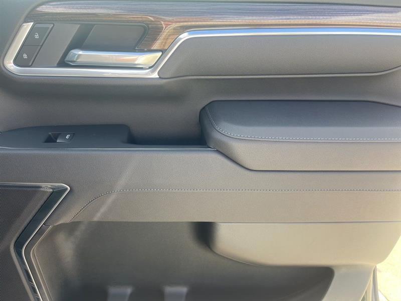 Chevrolet Silverado 2500HD LT Crew Cab Long Box 4WD 2025