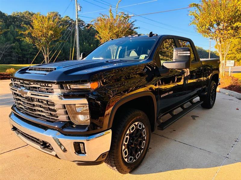 Chevrolet Silverado 2500HD LT Crew Cab Long Box 4WD 2025