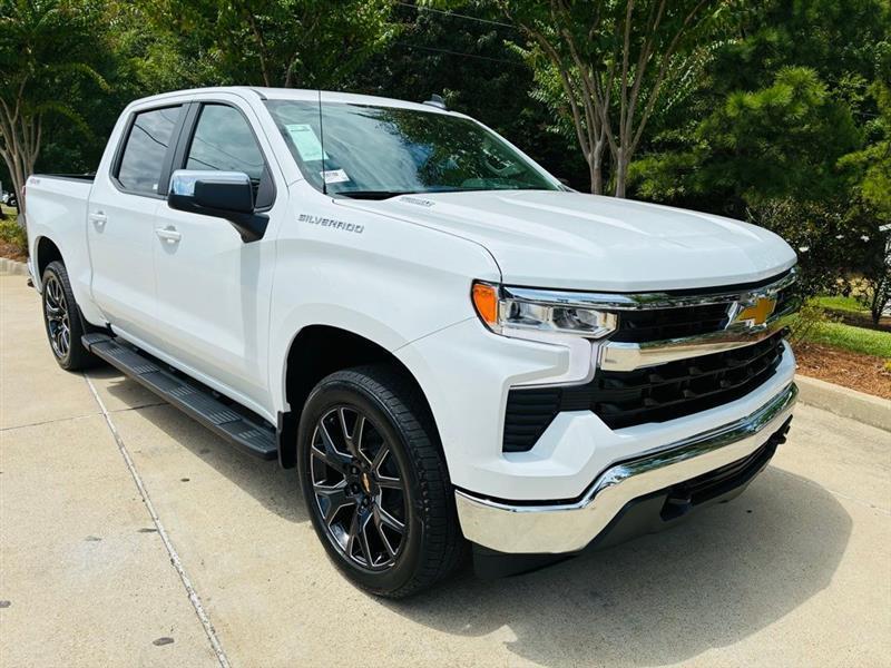 2025 Chevrolet Silverado 1500 LT Crew Cab 4WD