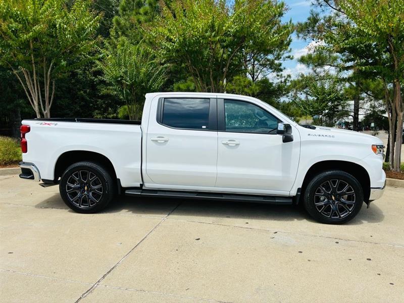 Chevrolet Silverado 1500 LT Crew Cab 4WD 2025