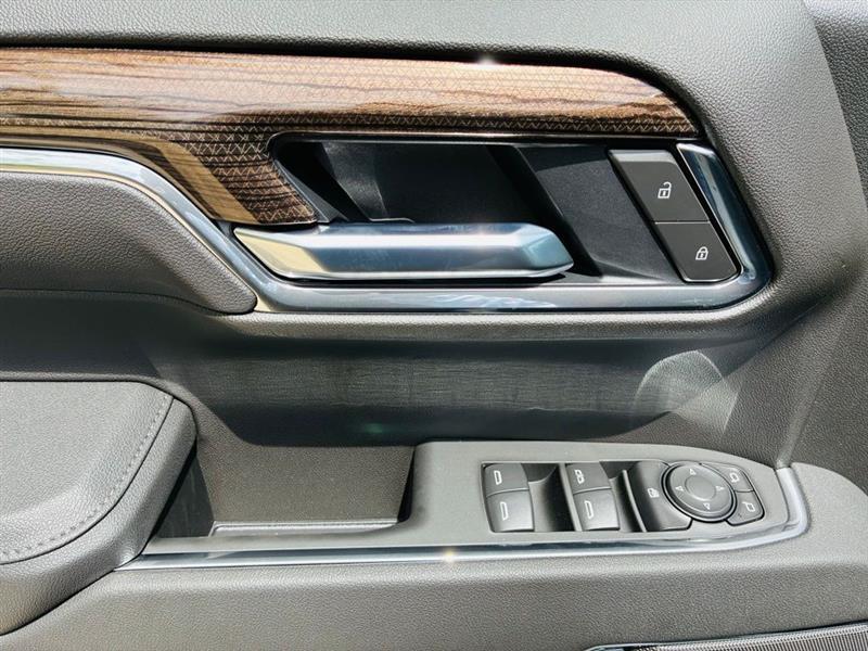 Chevrolet Silverado 1500 LT Crew Cab 4WD 2025