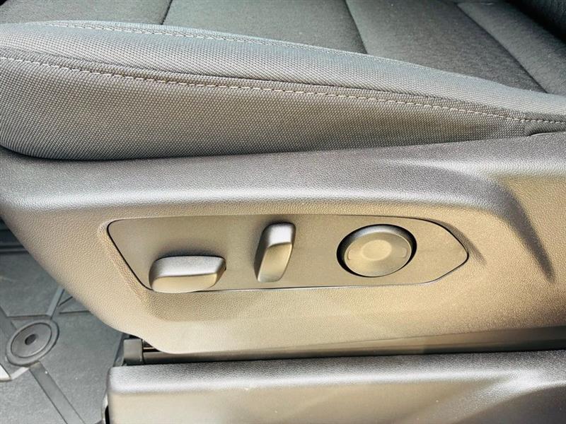 Chevrolet Silverado 1500 LT Crew Cab 4WD 2025