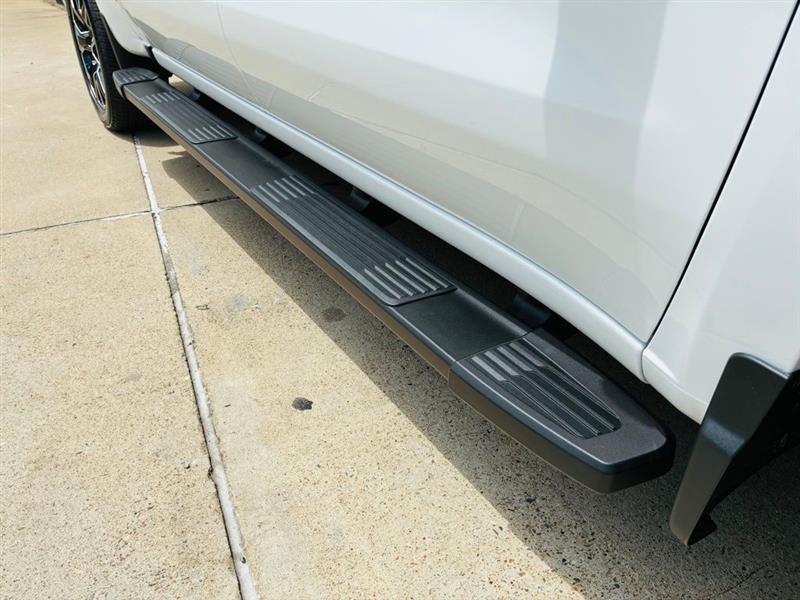 Chevrolet Silverado 1500 LT Crew Cab 4WD 2025