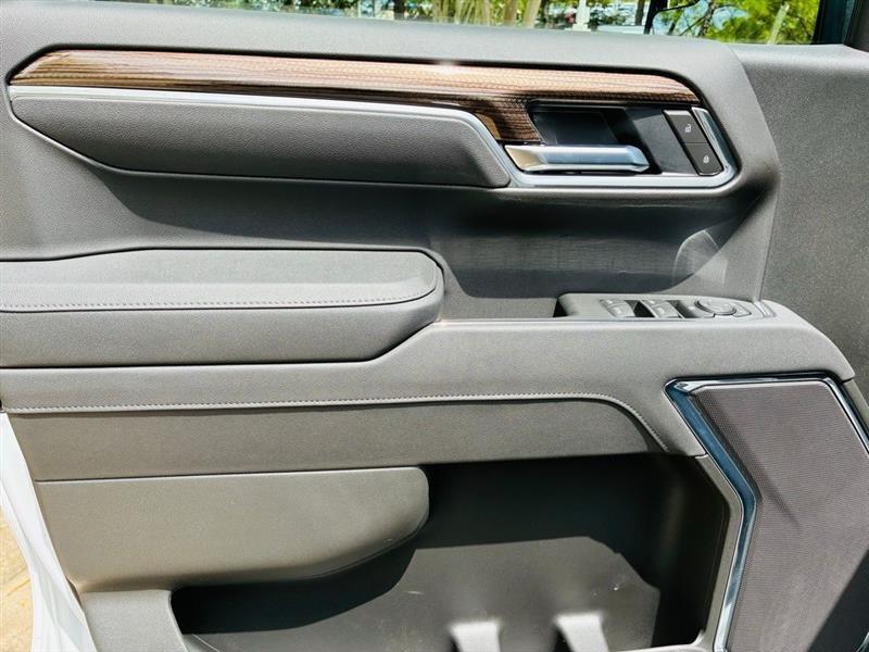 Chevrolet Silverado 1500 LT Crew Cab 4WD 2025