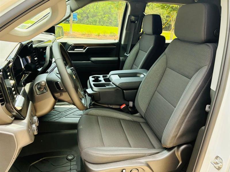 Chevrolet Silverado 1500 LT Crew Cab 4WD 2025