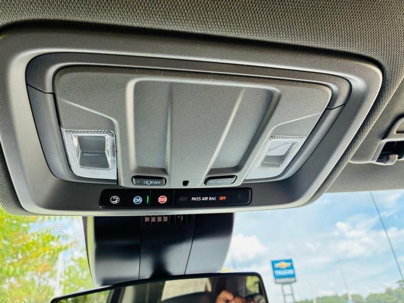 Chevrolet Silverado 1500 LT Crew Cab 4WD 2025