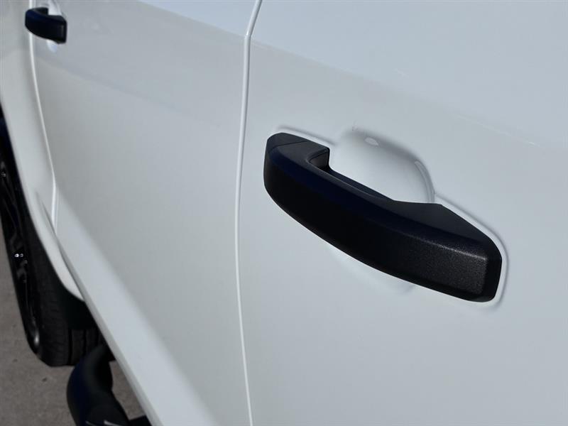 Chevrolet Silverado 1500 Custom Crew Cab 4WD 2026