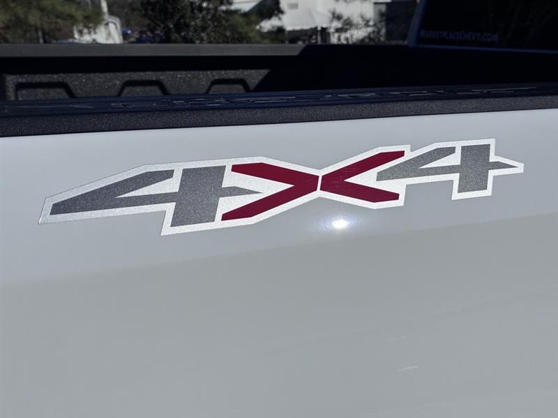 Chevrolet Silverado 1500 Custom Crew Cab 4WD 2026