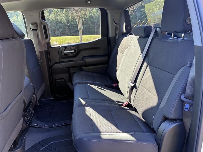 Chevrolet Silverado 1500 Custom Crew Cab 4WD 2026