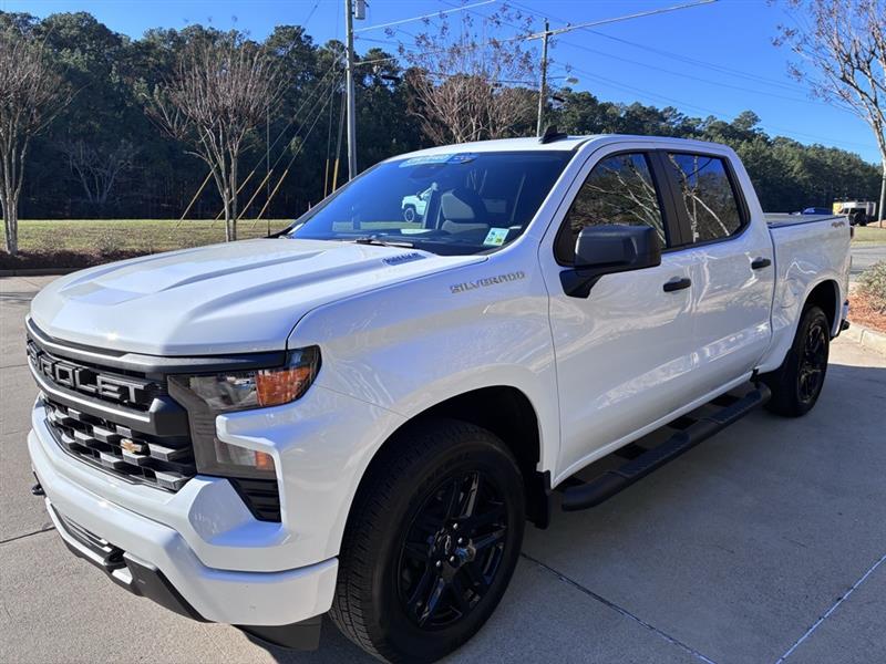 Chevrolet Silverado 1500 Custom Crew Cab 4WD 2026