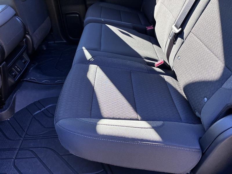 Chevrolet Silverado 1500 Custom Crew Cab 4WD 2026