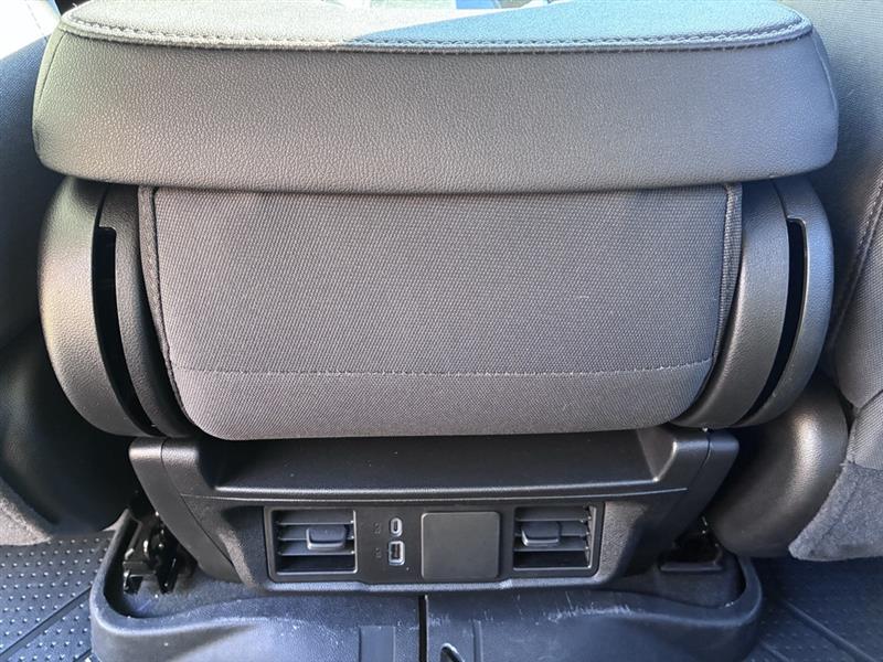 Chevrolet Silverado 1500 Custom Crew Cab 4WD 2026