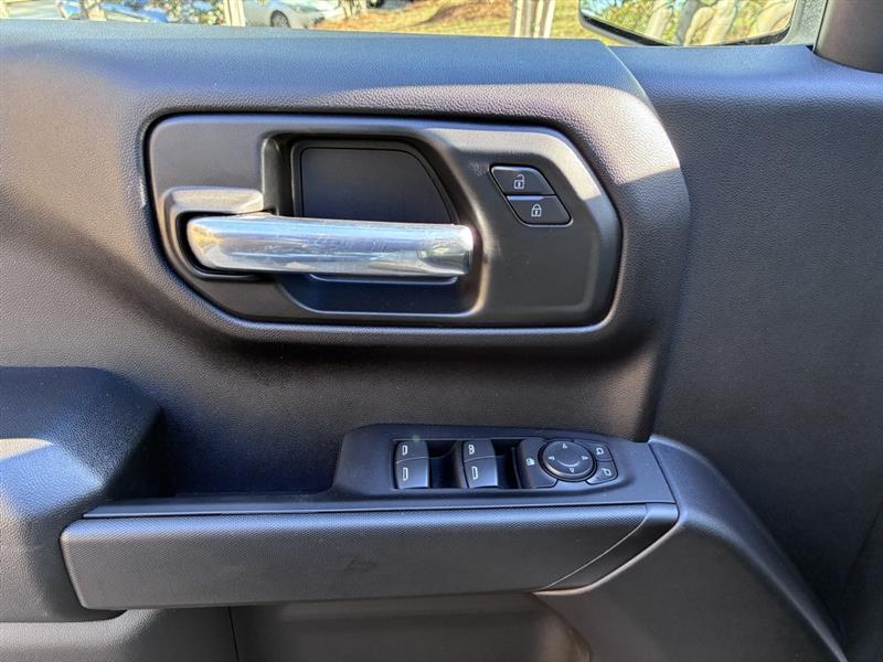 Chevrolet Silverado 1500 Custom Crew Cab 4WD 2026