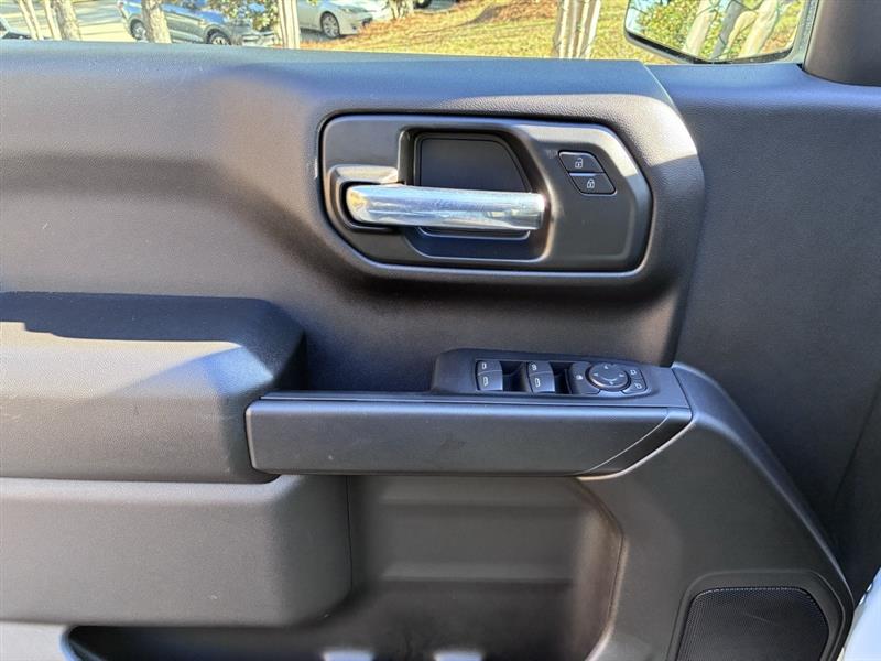 Chevrolet Silverado 1500 Custom Crew Cab 4WD 2026