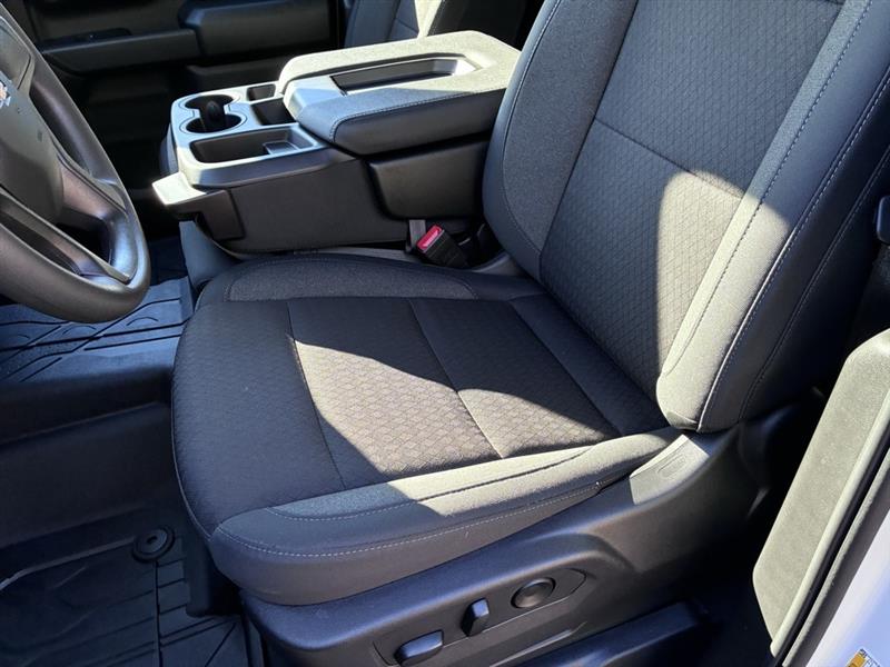 Chevrolet Silverado 1500 Custom Crew Cab 4WD 2026