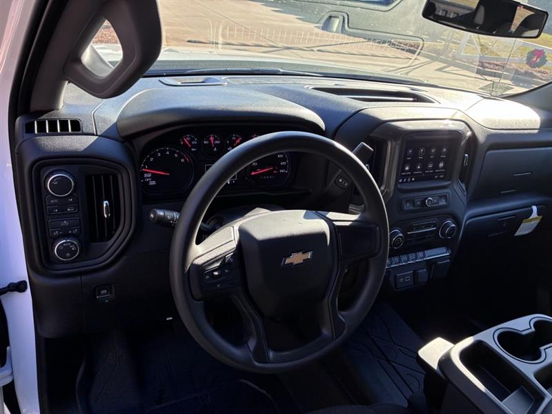 Chevrolet Silverado 1500 Custom Crew Cab 4WD 2026