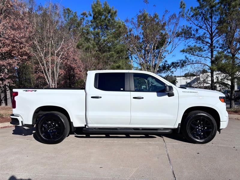 Chevrolet Silverado 1500 Custom Crew Cab 4WD 2026
