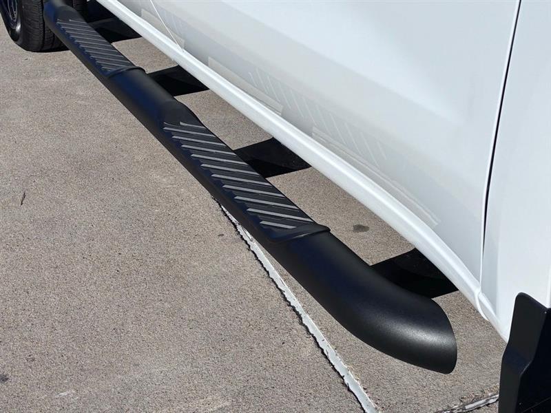 Chevrolet Silverado 1500 Custom Crew Cab 4WD 2026