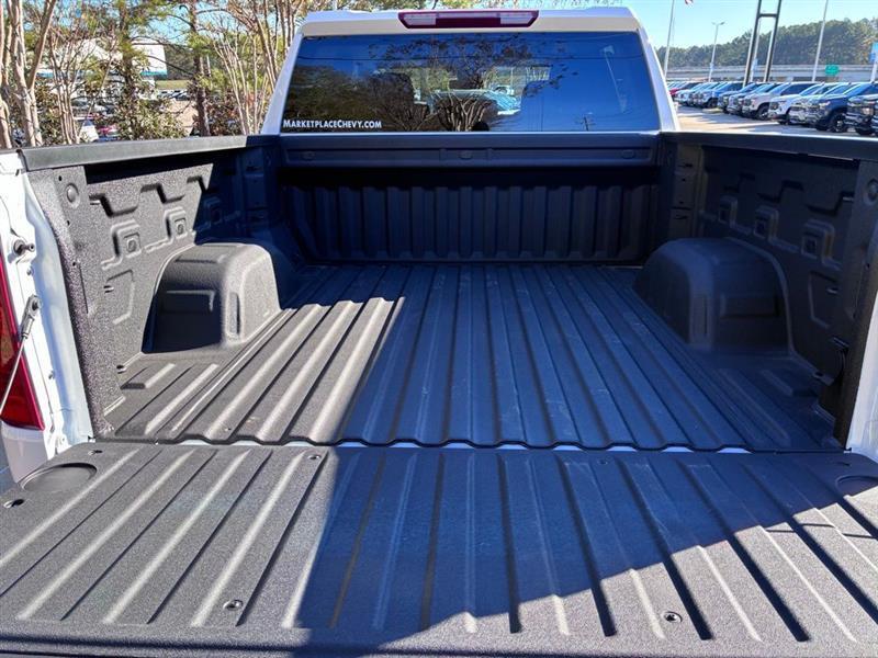 Chevrolet Silverado 1500 Custom Crew Cab 4WD 2026