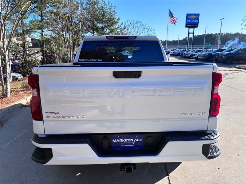 Chevrolet Silverado 1500 Custom Crew Cab 4WD 2026