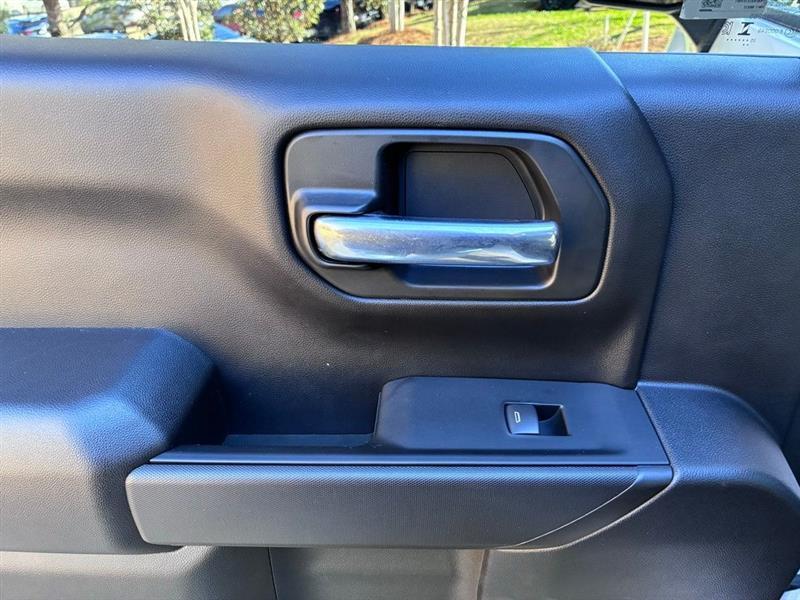 Chevrolet Silverado 1500 Custom Crew Cab 4WD 2026